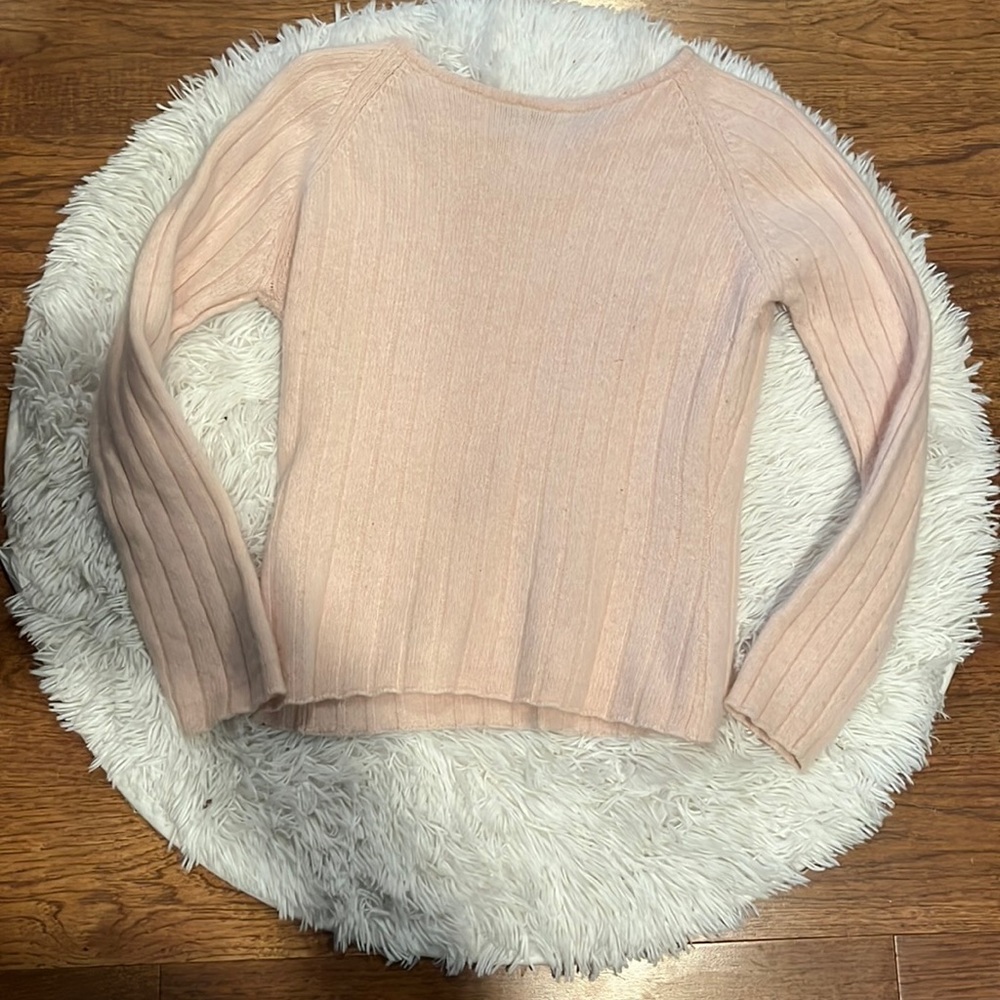 Womens pink sweater size medium